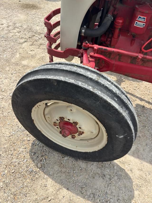 Image of Ford 8N equipment image 2