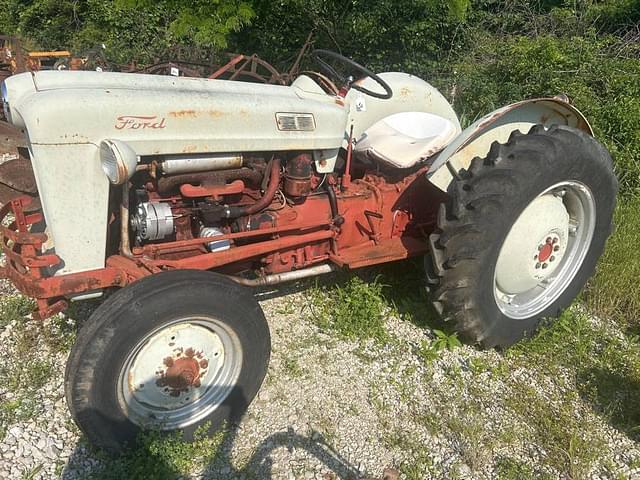 Image of Ford 8N equipment image 1