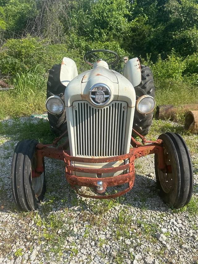 Image of Ford 8N equipment image 2