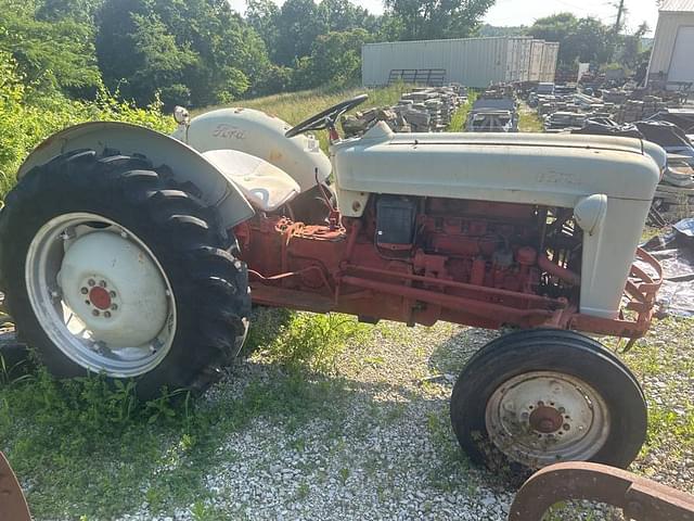 Image of Ford 8N equipment image 4