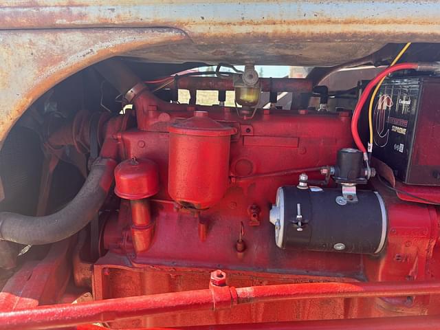 Image of Ford 8N equipment image 2
