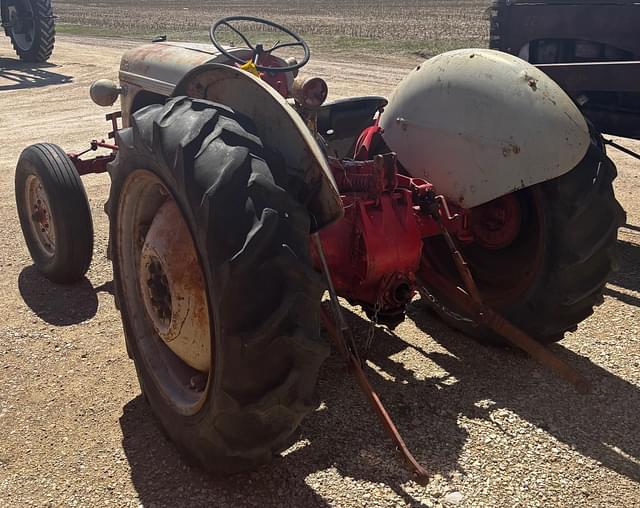 Image of Ford 8N equipment image 3