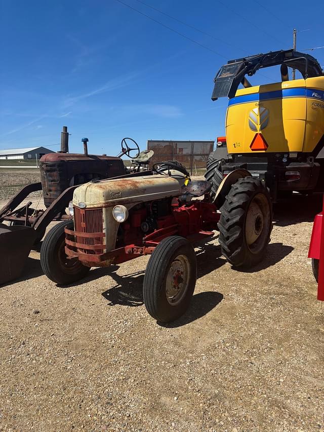 Image of Ford 8N equipment image 1