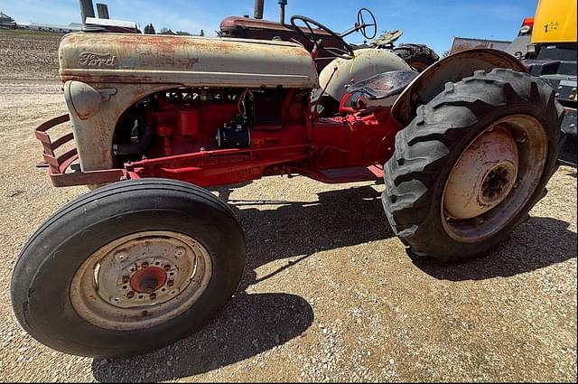 Image of Ford 8N equipment image 1