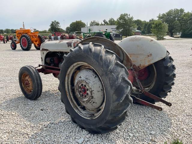 Image of Ford 8N equipment image 2