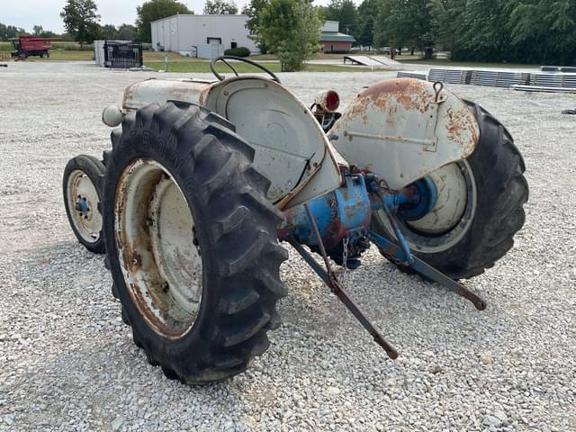 Image of Ford 8N equipment image 2