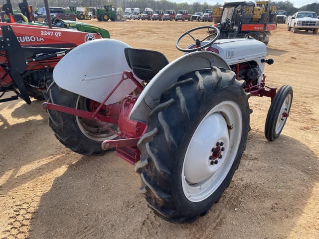 Image of Ford 8N equipment image 2