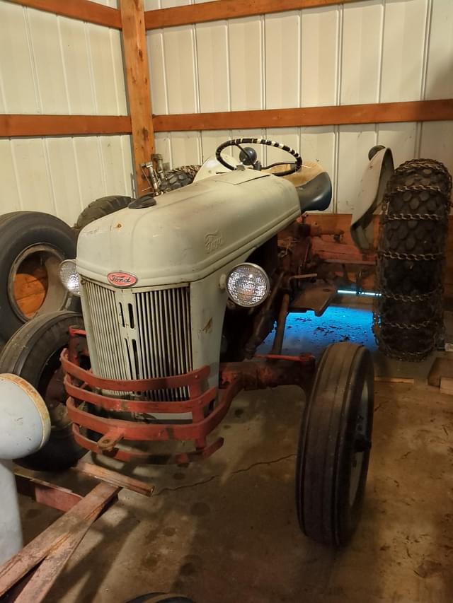 Image of Ford 8N equipment image 3