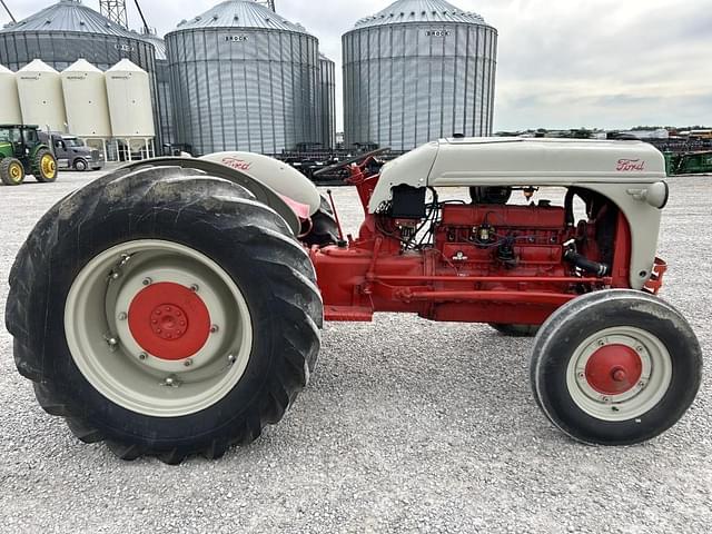 Image of Ford 8N equipment image 3