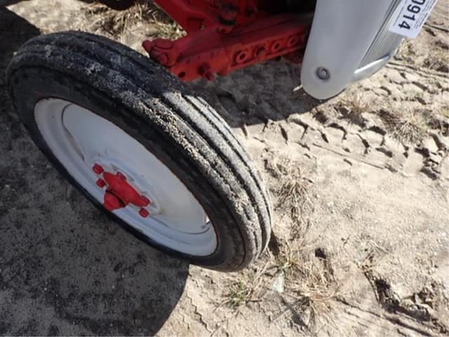 Image of Ford 8N equipment image 2