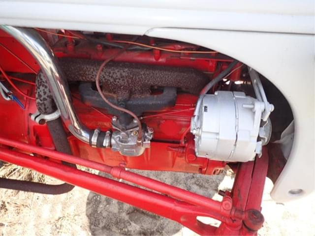 Image of Ford 8N equipment image 3