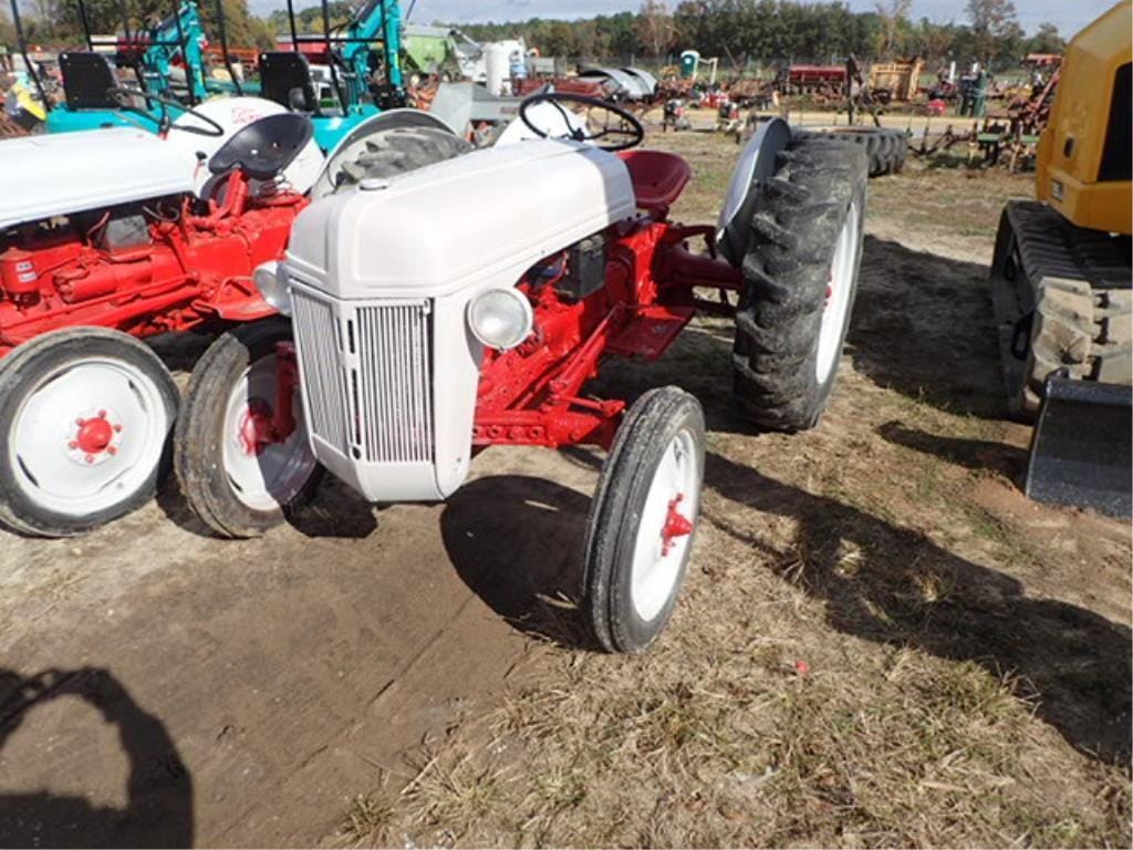 Ford 8N Equipment Image0