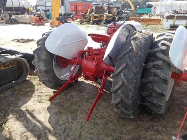 Image of Ford 8N equipment image 2