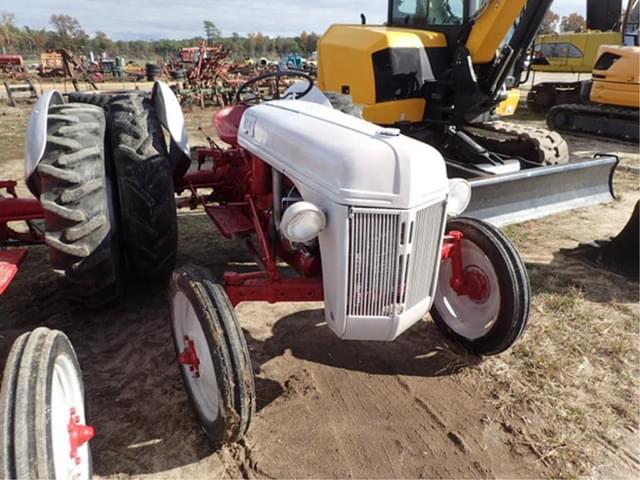 Image of Ford 8N equipment image 1
