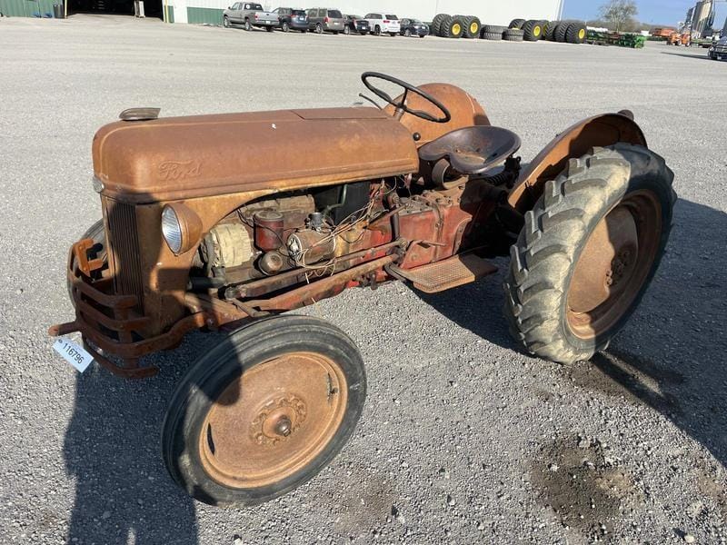 Ford 8N Equipment Image0
