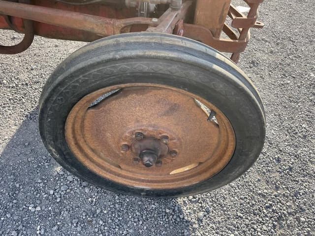 Image of Ford 8N equipment image 3