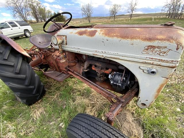 Image of Ford 8N equipment image 3