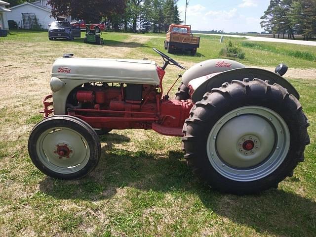 Image of Ford 8N equipment image 1