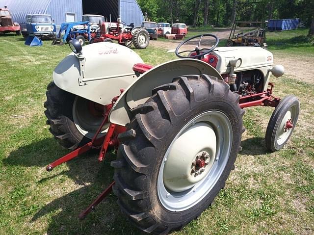 Image of Ford 8N equipment image 4