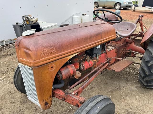 Image of Ford 8N equipment image 1