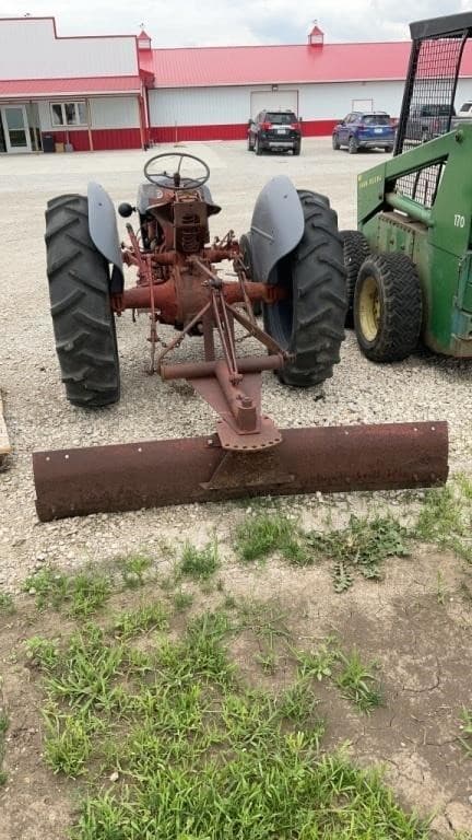 Image of Ford 8N equipment image 3