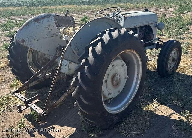 Image of Ford 8N equipment image 4