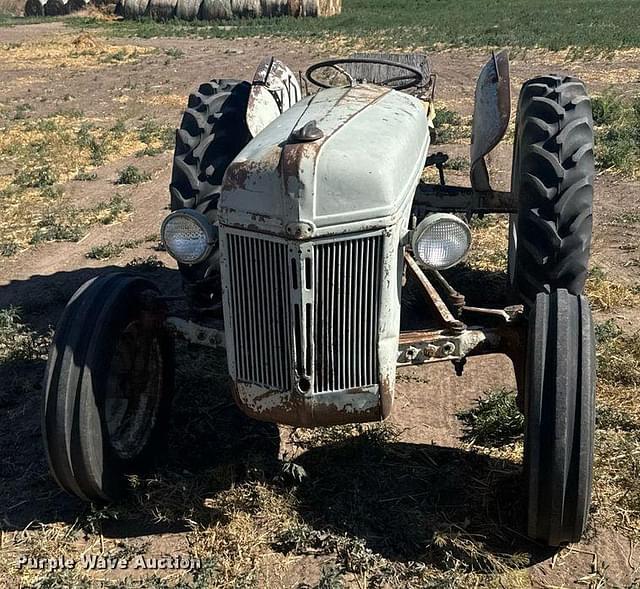 Image of Ford 8N equipment image 1