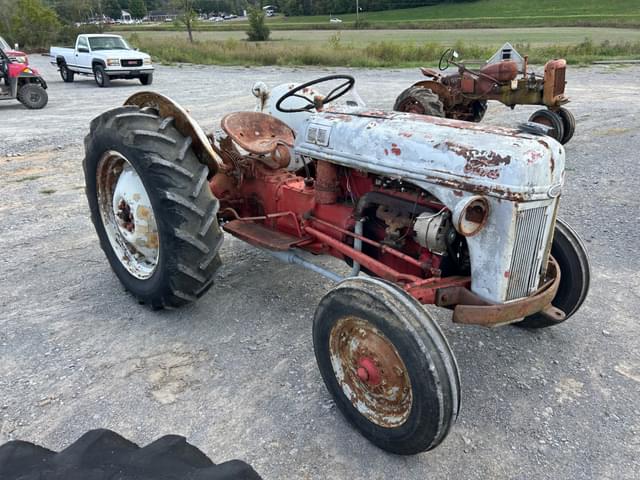 Image of Ford 8N equipment image 1