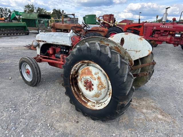 Image of Ford 8N equipment image 2