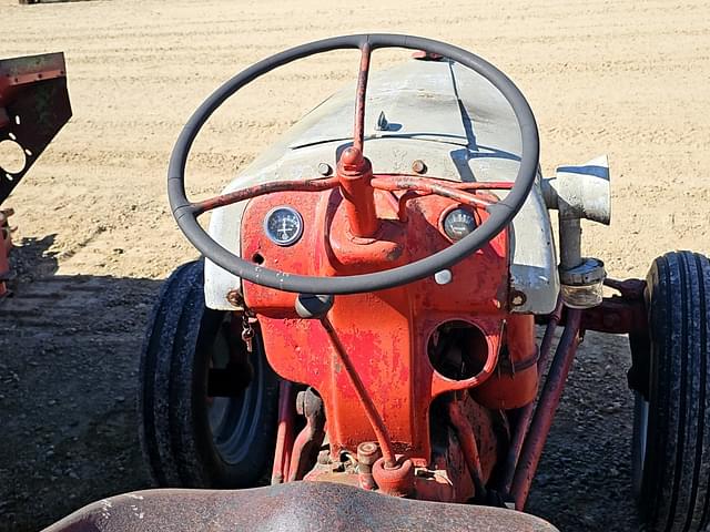 Image of Ford 8N equipment image 4