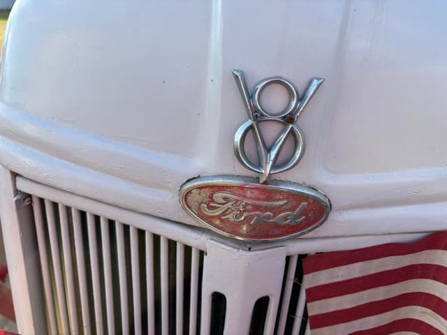 Image of Ford 8N equipment image 4