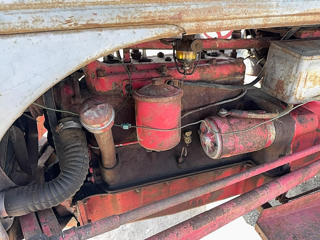 Image of Ford 8N equipment image 2