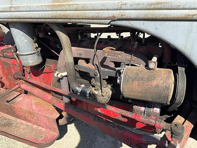 Image of Ford 8N equipment image 3