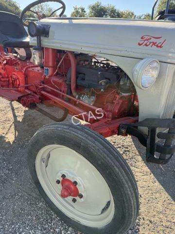 Image of Ford 8N equipment image 3
