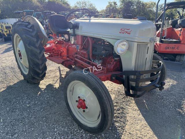 Image of Ford 8N equipment image 2