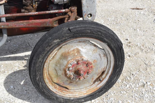 Image of Ford 8N equipment image 4