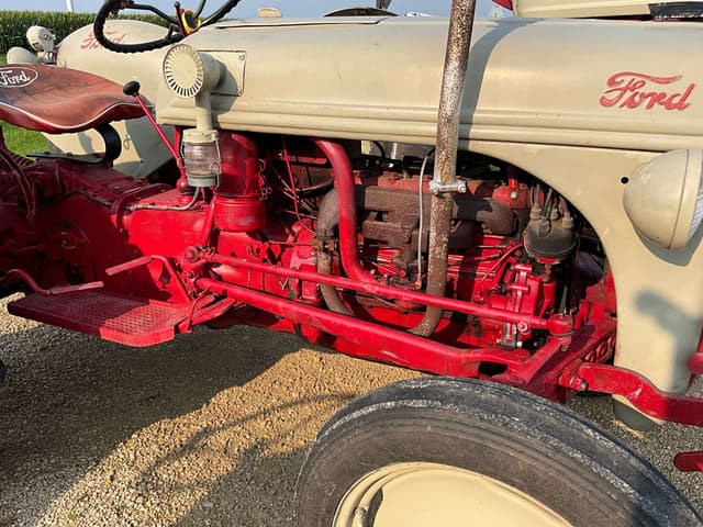 Image of Ford 8N equipment image 4