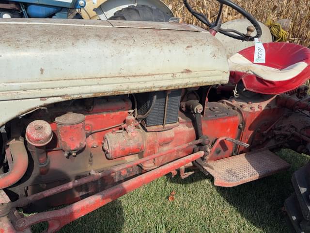 Image of Ford 8N equipment image 1