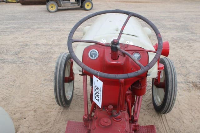 Image of Ford 8N equipment image 4