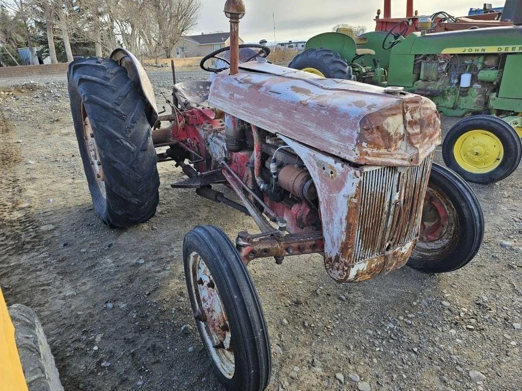 Ford 8N Equipment Image0