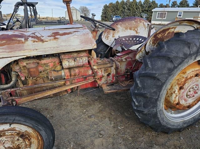 Image of Ford 8N equipment image 2
