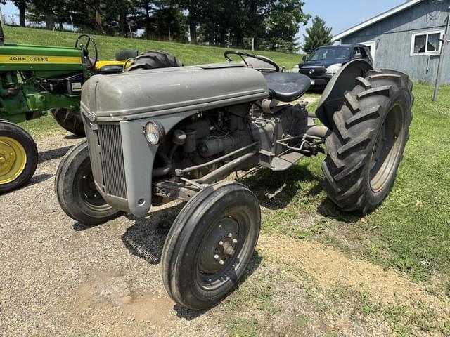 Image of Ford 8N equipment image 2