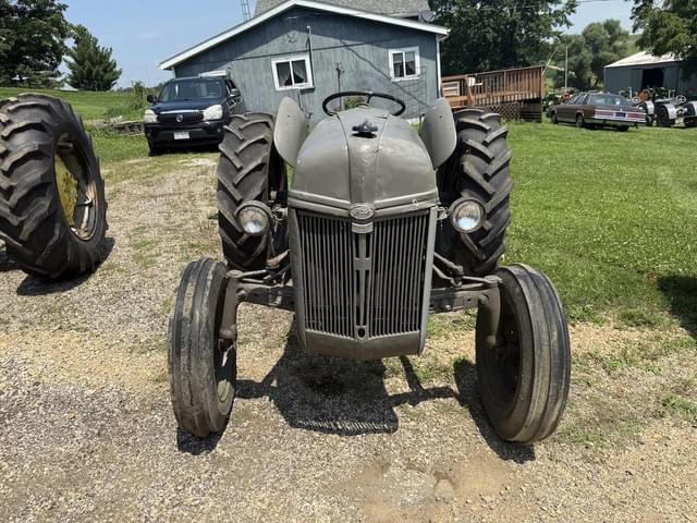 Image of Ford 8N equipment image 1