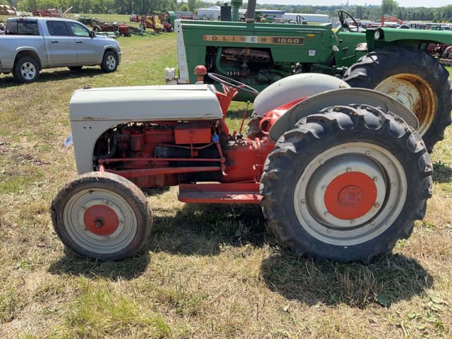 Image of Ford 8N equipment image 1