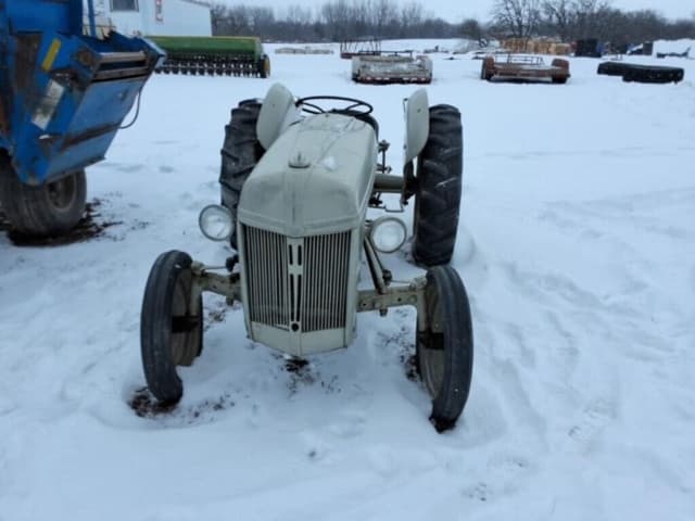 Image of Ford 8N equipment image 1