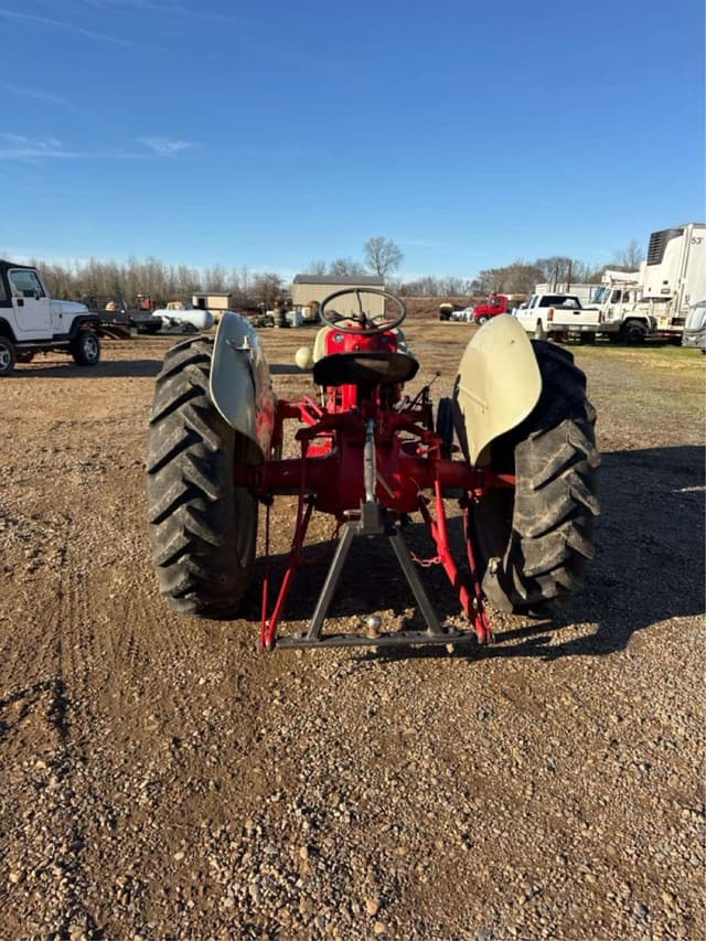 Image of Ford 8N equipment image 3