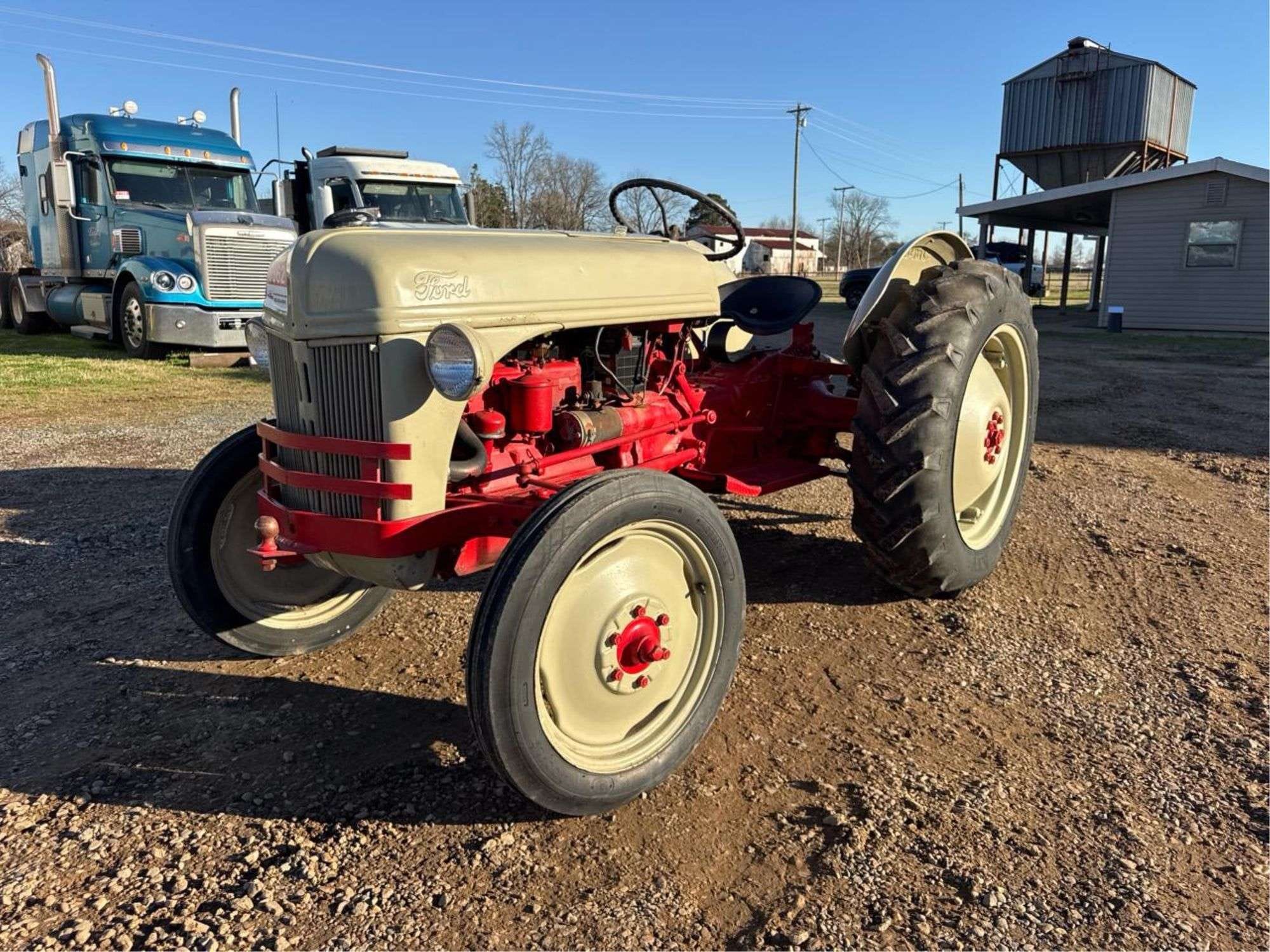 Ford 8N Equipment Image0
