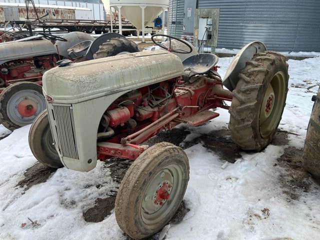 Image of Ford 8N equipment image 1