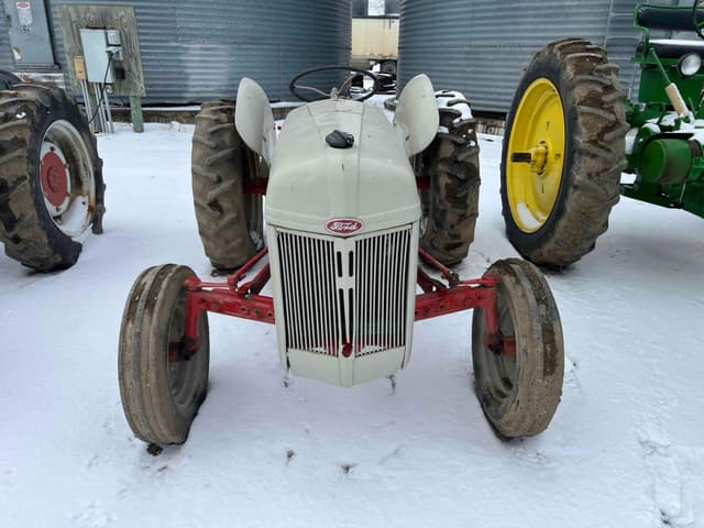 Image of Ford 8N equipment image 4