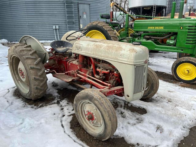 Image of Ford 8N equipment image 3